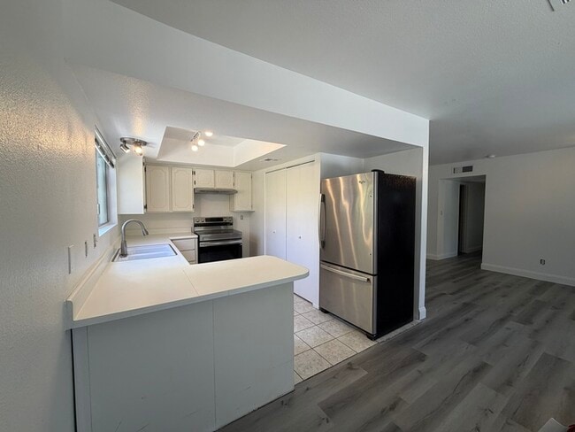 Photo - Carry Over Showing: This property has been shown before and will be rented to the first most qual... Unit 1