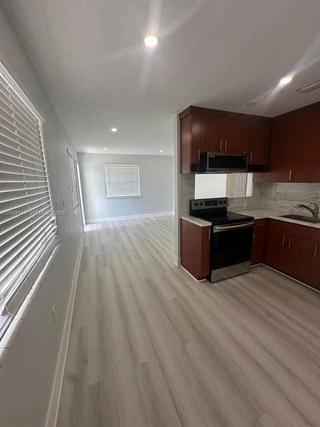 Photo - 1555 NW 34th St Unit 1555