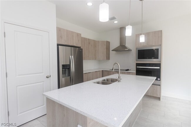 Photo - 1253 Argosy Rd