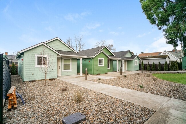 Photo - Stunning New Construction 1 Bedroom Cottages Unidad 2172