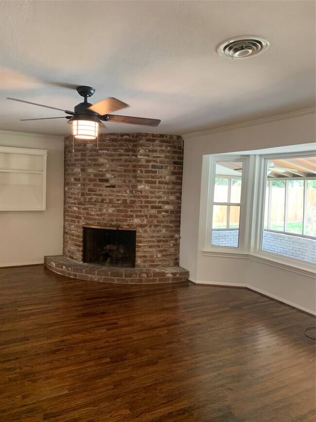 Photo - 1207 Shorewood Dr