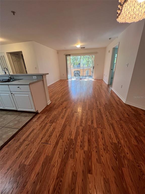 Photo - 5471 Vineland Rd Unit 7209