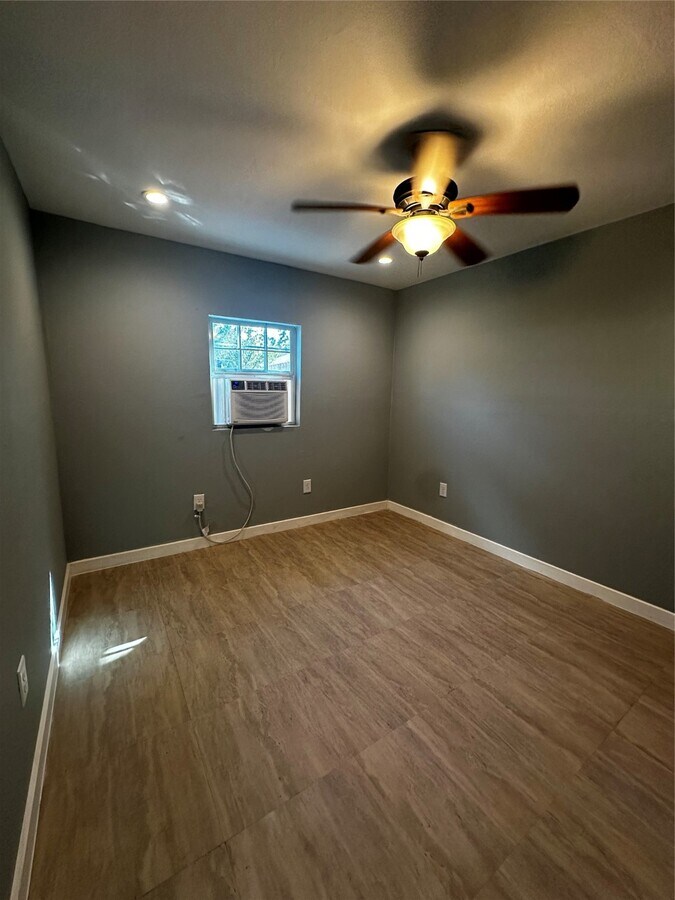 Photo - 9337 Talton St