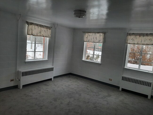 Building Photo - 1701 Rugby Ave Unit Basement Apt