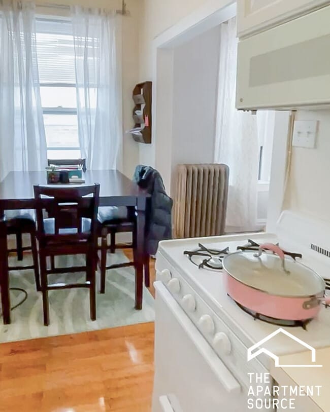 Photo - 432 W Surf St Unit 307