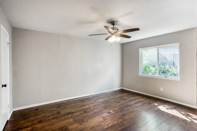 Photo - 5605 Twitty St