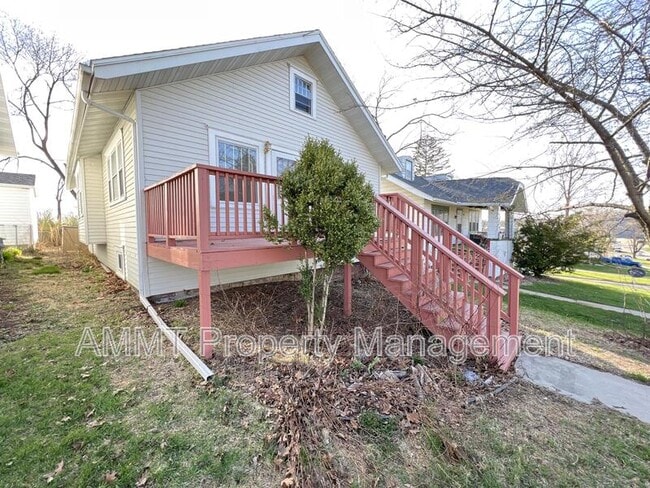 Photo - 421 19th St NE