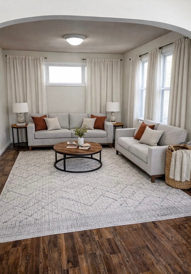 Photo - 412 S 73rd St