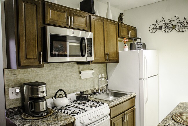 Photo - 1937 N Darien St