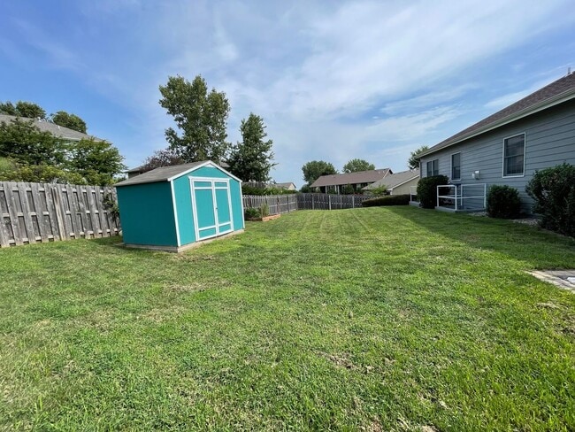 Photo - 825 Locharno Dr