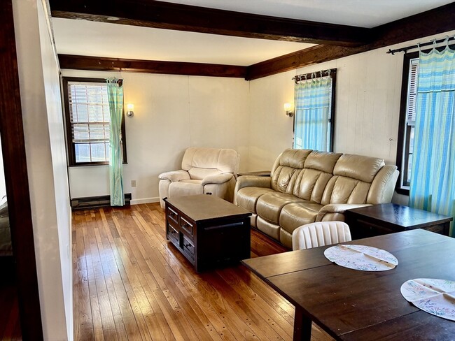 Building Photo - 5 Orchard Cir Unit G