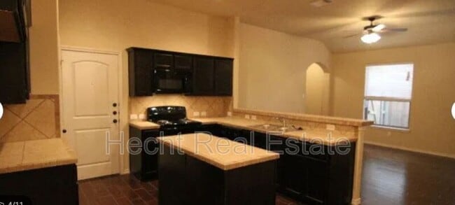 Photo - 526 Creekside Cir
