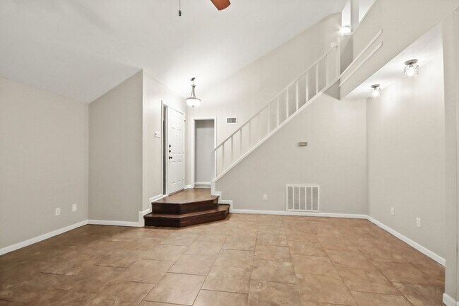 Photo - 7812 Theissetta Dr Unidad 110