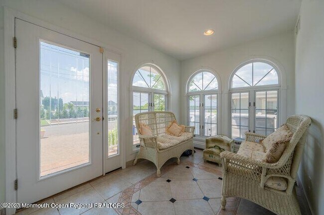 446 Eisenhower Ave