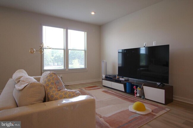 Photo - 2107 Acadia Rd