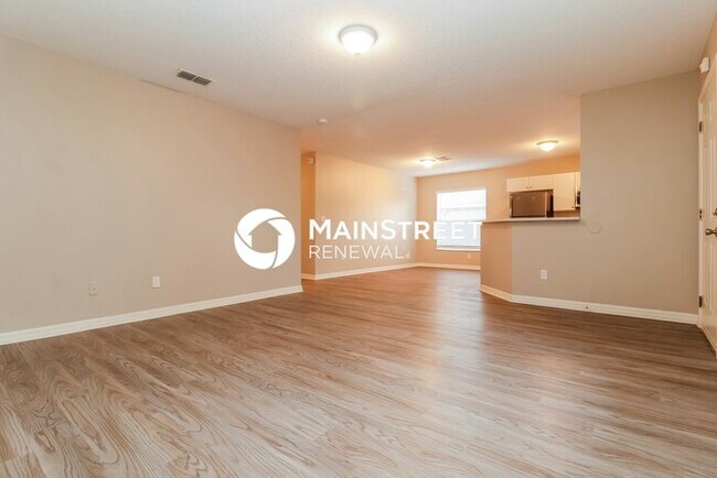 Photo - 3 Bedroom Pet-Friendly Home in St Petersburg, FL with Main Street Renewal