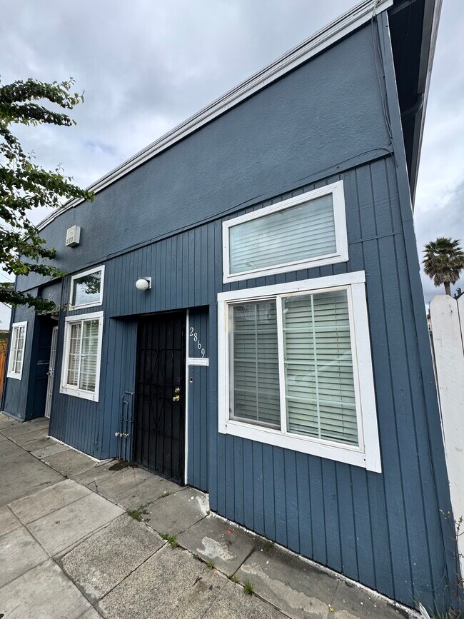 Building Photo - 2869 38th Ave Unit 2869