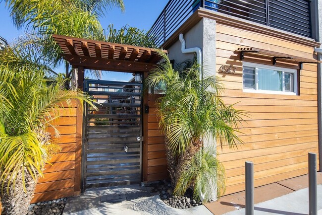 Gorgeous property! Cute Units!