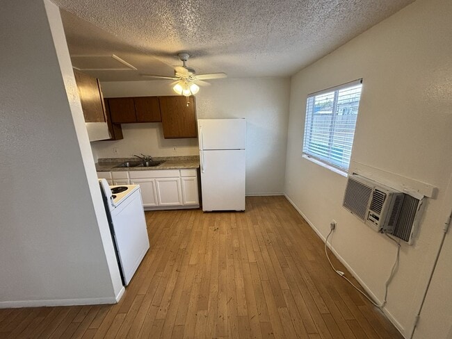 Photo - 270 Tungsten St Unit 1