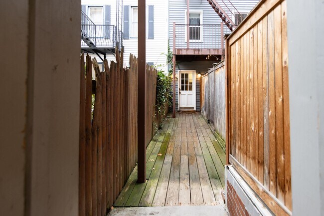 110 Morris St