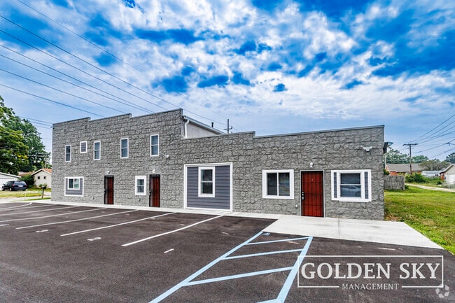 Building Photo - 1600 S Batavia Ave Rental