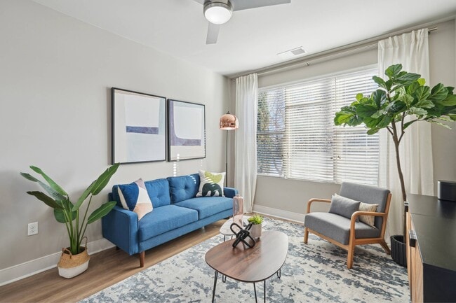 Photo - 605 West End