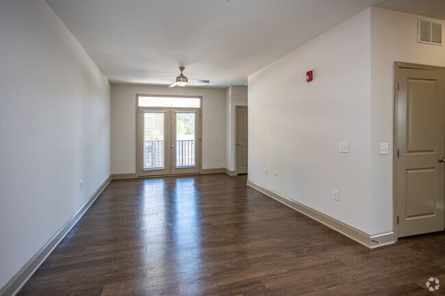 2BR, 2BA The Peyton - 811 East Downtown