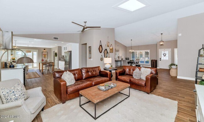 Photo - 10231 N 77th St Casa