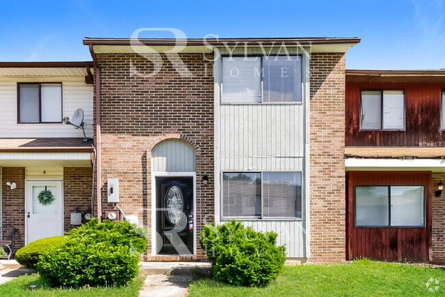 Building Photo - The Lifestyle You Deserve. Rental