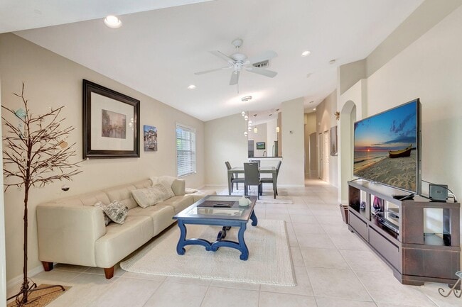 Building Photo - 14211 W La Sedona Cir