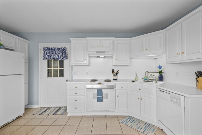 Photo - 135 Willow Grove Rd