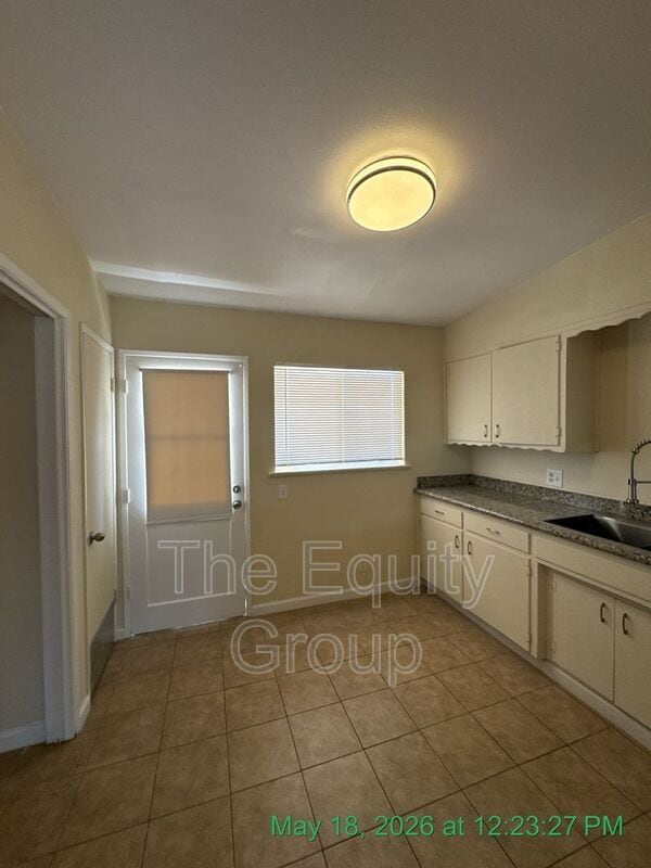 Photo - 1140 W Tulare Ave Unit C