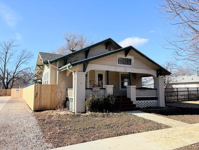 Building Photo - Spacious 3 bedroom home with finished basement