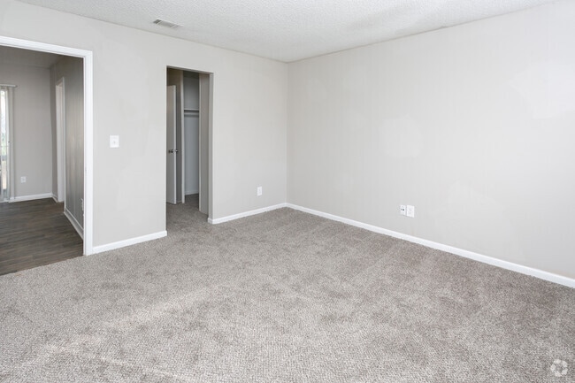 1BR,1BA_780 SF - Riverbank Apartments