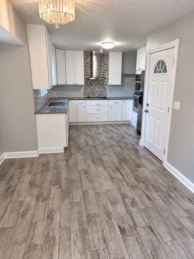 Kitchen and Dinette