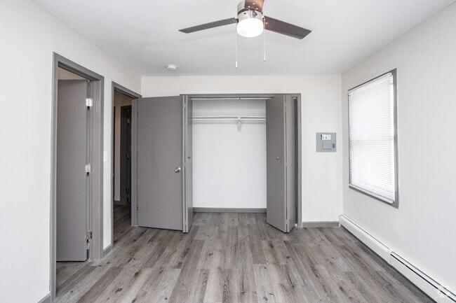 2BR, 1.5BA