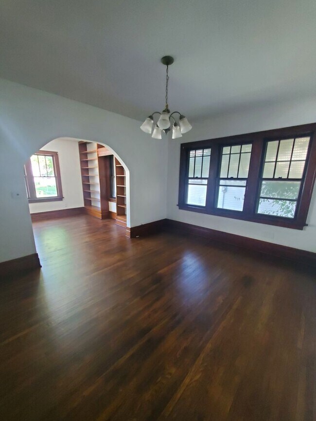 FOR RENT 2847 E 4th St Pets OK**!! Rental House Rental in Waterloo