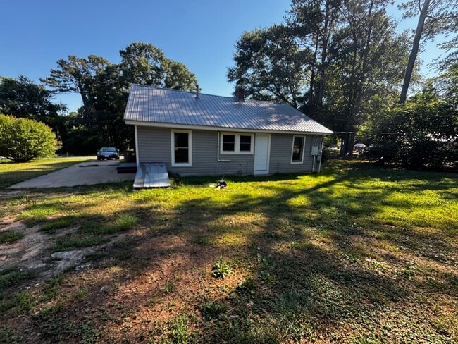 Photo - 408 Ross Grove Rd E