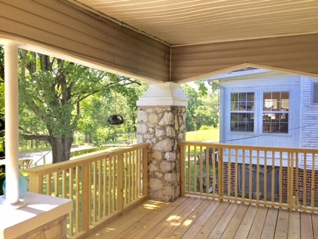 Photo - 225 N Germantown Rd