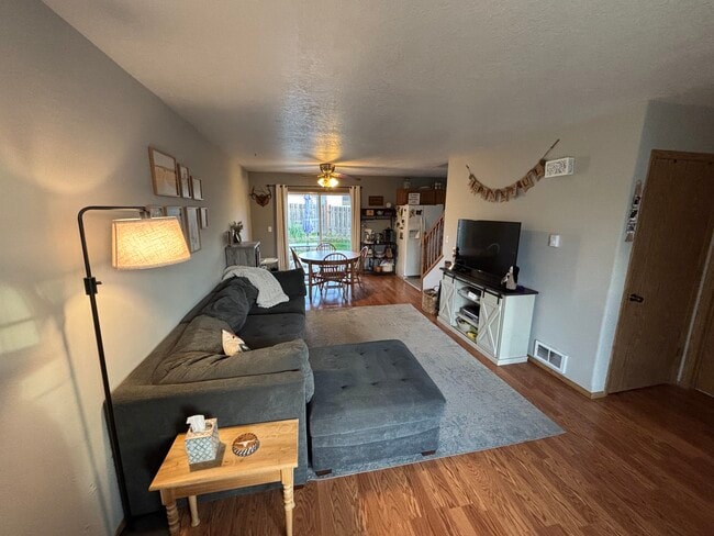 Photo - 1330 N Creekside Ln