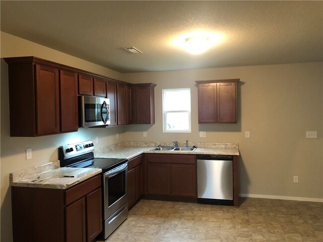 Photo - 1906 E Center St