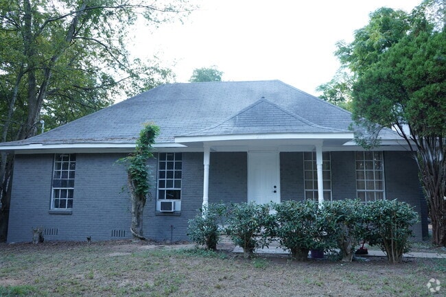 Building Photo - 203 N Bishop St Rental
