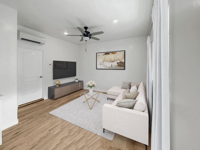 Photo - Luxury 2 Bed / 2 Bath in Winters! 1.1 Mile...