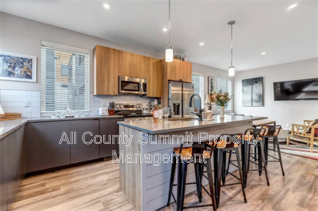 Photo - 1571 King St