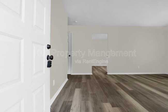 Photo - 711 S Chesterfield Rd