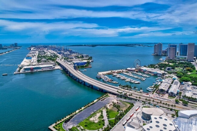 Building Photo - 1100 Biscayne Blvd Unit 4002 Rental