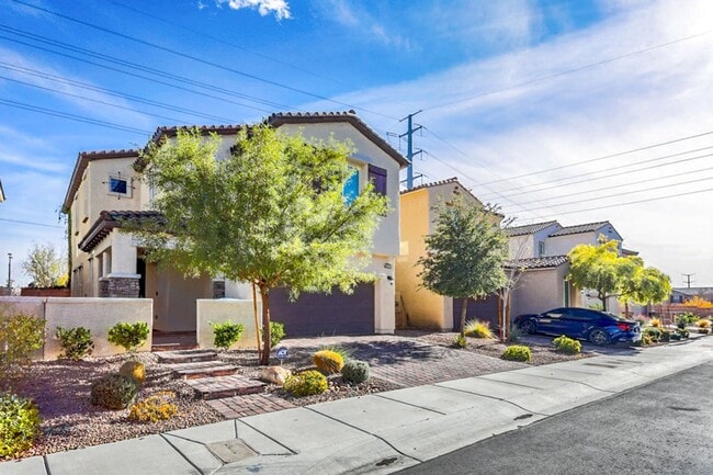 Photo - Beautiful 4 Bedroom Home In A Gated Skye Canyon Community