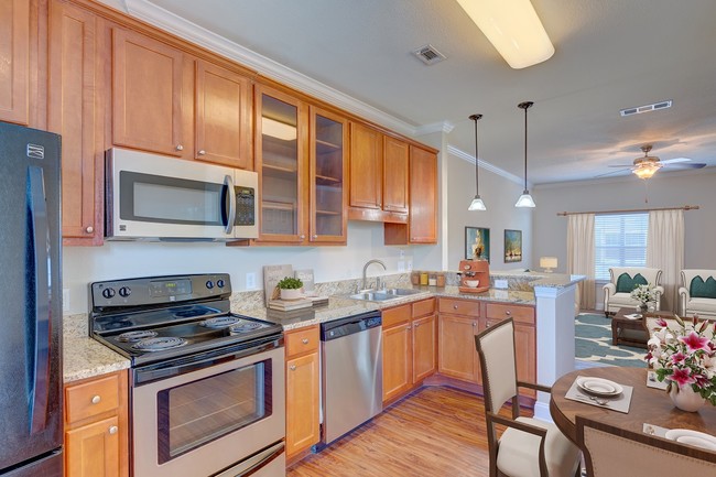 Cocina - Monticello Oaks Townhomes