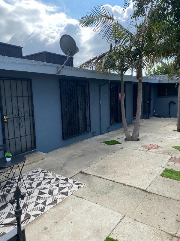 Photo - 2916 W Century Blvd Unidad 2