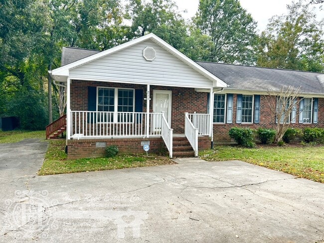 Photo - 211 E Gilbreath St
